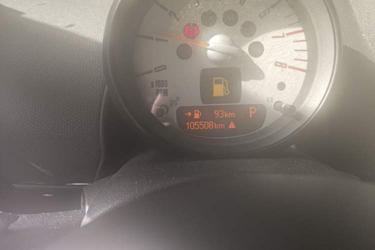 Used MINI Countryman 2011 1.6L COOPER Fun Odometer Close Up