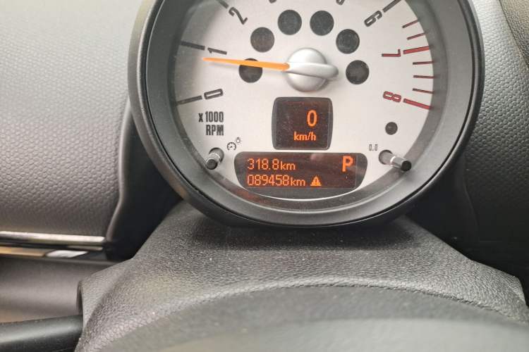 Used MINI Countryman 2011 1.6L COOPER Excitement Odometer Close Up