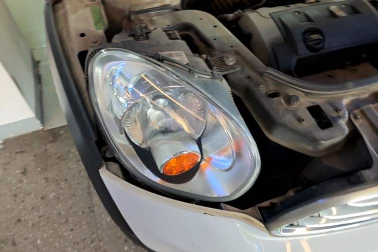 Used MINI Countryman 2011 1.6L ONE Right Front Headlight