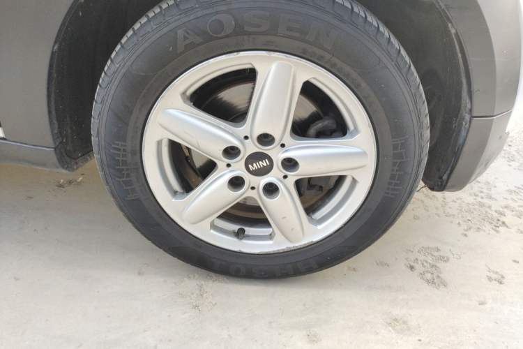 Used MINI Countryman 2011 1.6L ONE Right Front Wheel Hub