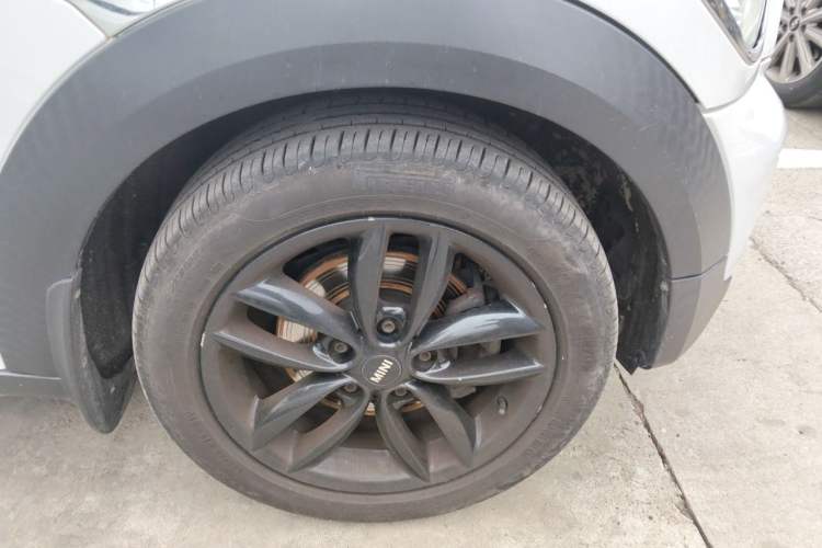 Used MINI Countryman 2011 1.6L COOPER Excitement Right Front Wheel Hub