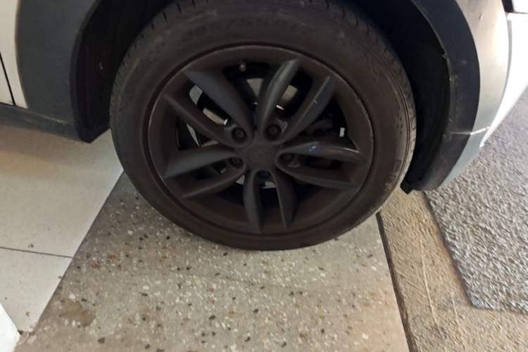 Used MINI Countryman 2011 1.6L ONE Right Front Wheel Hub