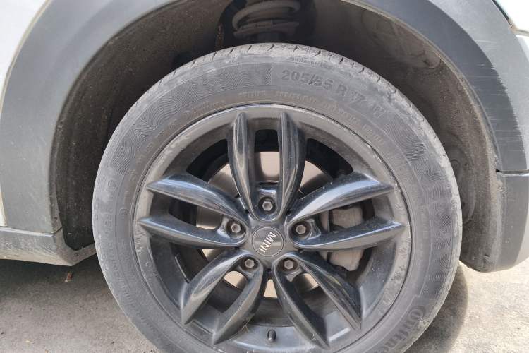 Used MINI Countryman 2011 1.6L ONE Right Front Wheel Hub