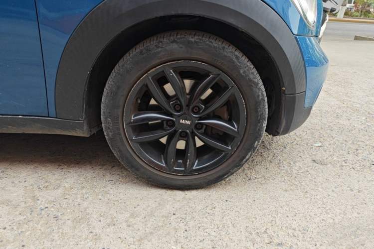 Used MINI Countryman 2012 1.6T COOPER S Right Front Wheel Hub