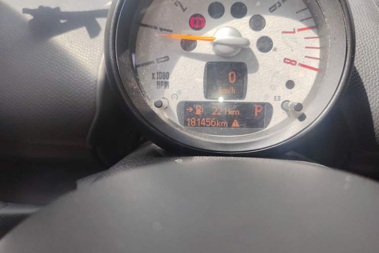 Used MINI Countryman 2012 1.6T COOPER S Odometer Close Up