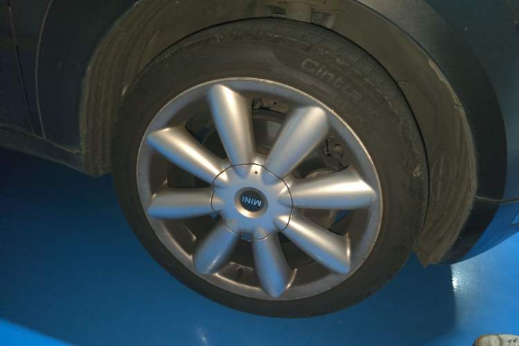 Used MINI Countryman 2012 1.6T COOPER S Right Front Wheel Hub