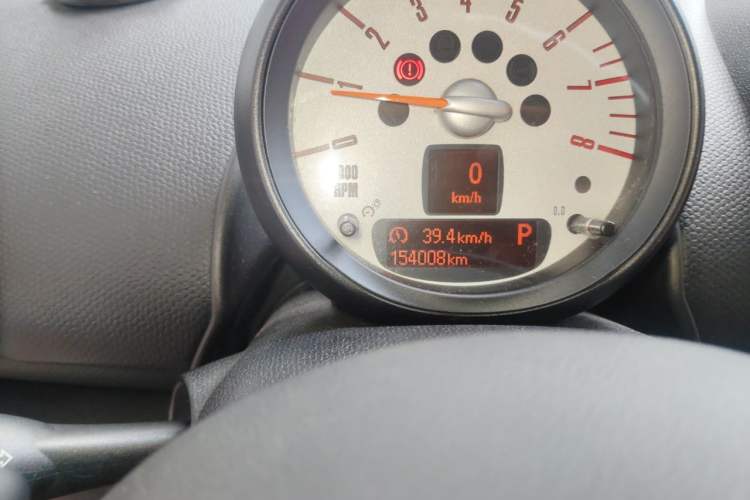 Used MINI Countryman 2012 1.6T COOPER S Odometer Close Up