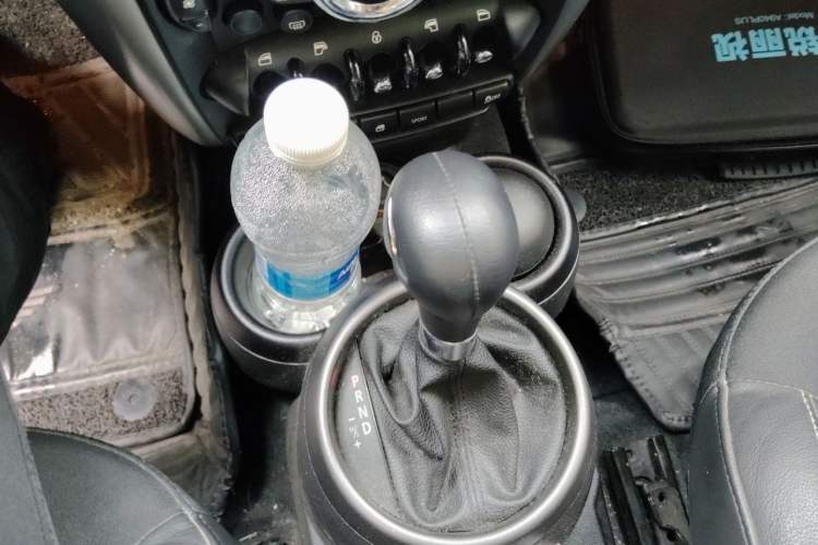Used MINI Countryman  Gear Lever