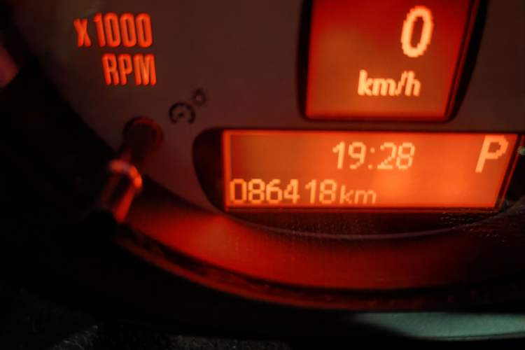 Used MINI Countryman 2012 1.6T COOPER S Odometer Close Up