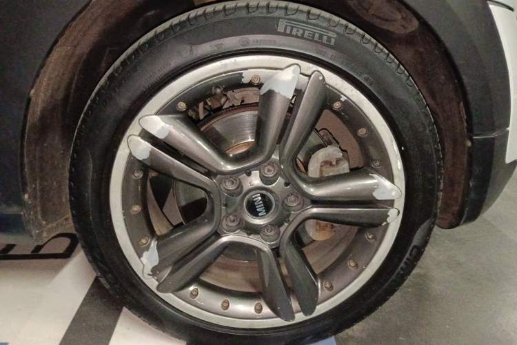 Used MINI Countryman 2012 1.6T COOPER S Right Front Wheel Hub