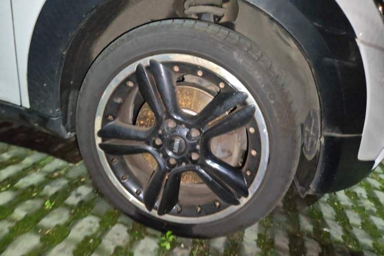 Used MINI Countryman 2012 1.6T COOPER S Right Front Wheel Hub