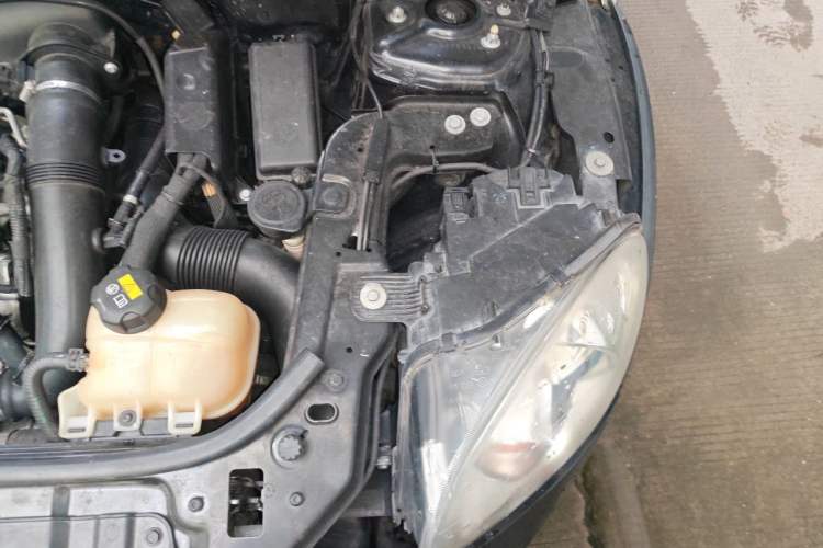 Used MINI Countryman 2013 1.6T COOPER ALL4 Fun Engine Bay Left