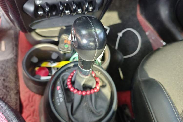 Used MINI Countryman 2013 1.6T COOPER ALL4 Fun Gear Lever