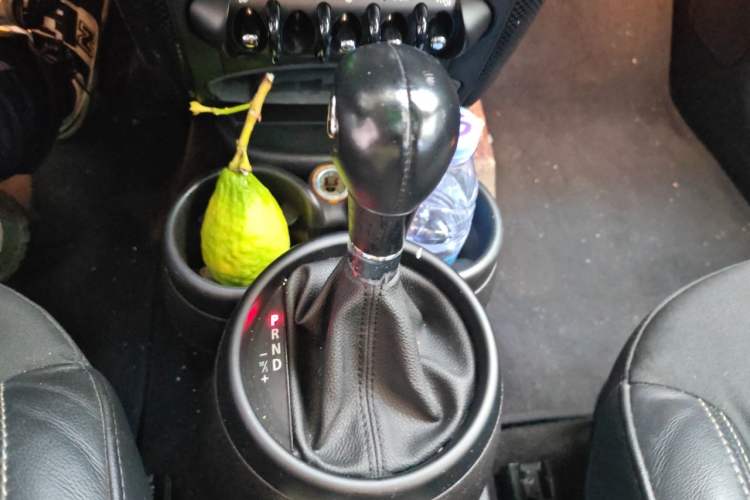 Used MINI Countryman 2013 1.6T COOPER ALL4 Fun Gear Lever
