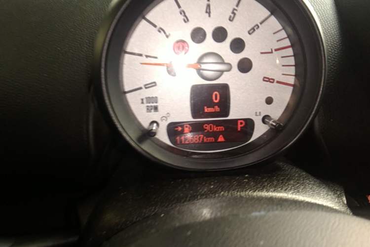 Used MINI Countryman 2013 1.6T COOPER ALL4 Fun Odometer Close Up