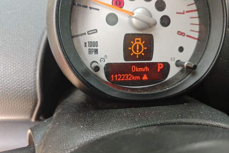 Used MINI Countryman 2013 1.6T COOPER ALL4 Fun Odometer Close Up