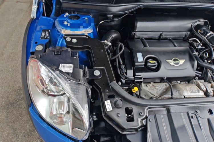 Used MINI Countryman 2013 1.6T COOPER ALL4 Excitement Engine Bay Right