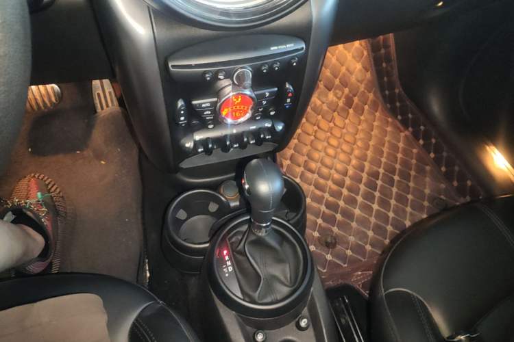 Used MINI Countryman  Gear Lever