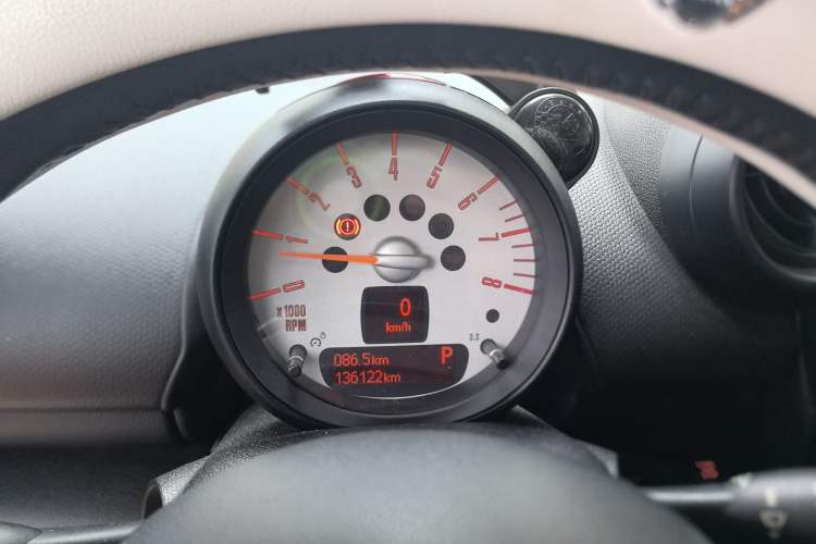 Used MINI Countryman 2013 1.6T COOPER ALL4 Fun Instrument Cluster