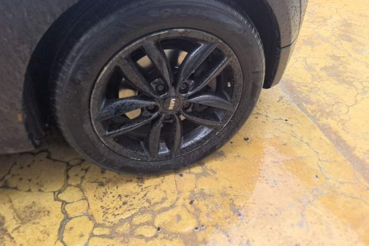 Used MINI Countryman 2013 1.6T COOPER ALL4 Fun Right Front Wheel Hub