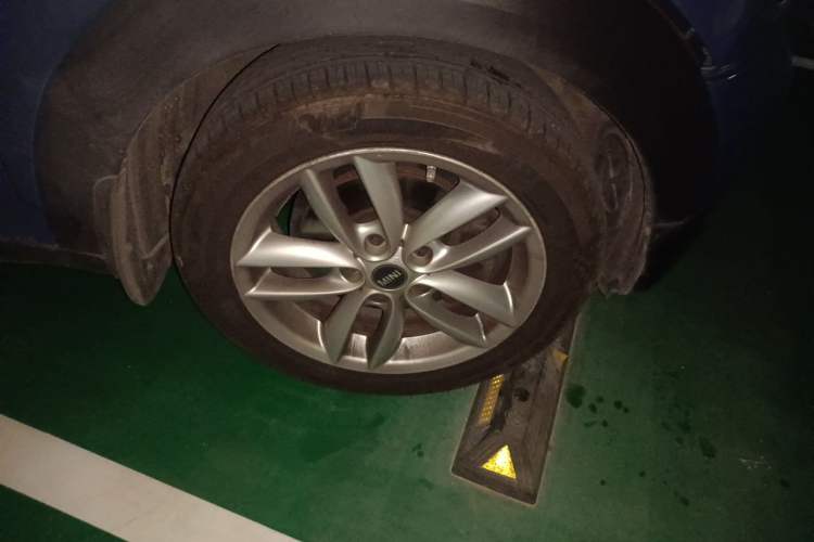 Used MINI Countryman 2013 1.6T COOPER ALL4 Fun Right Front Wheel Hub