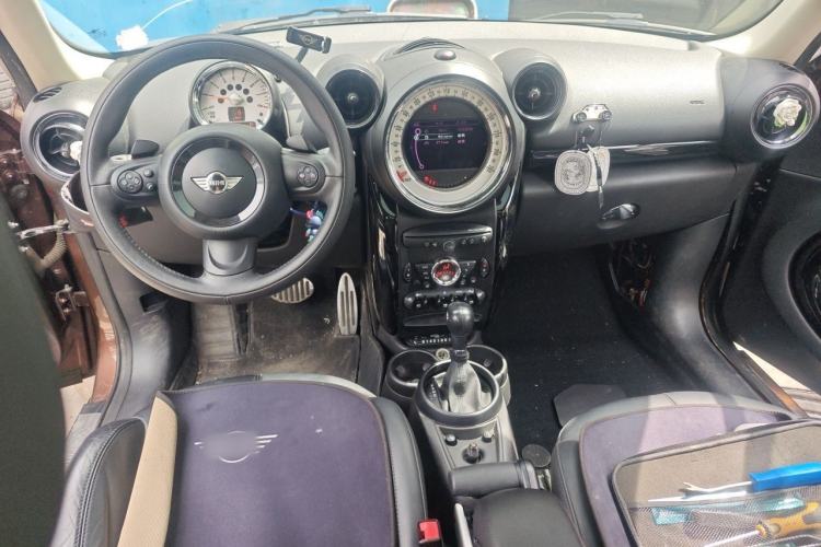 Used MINI Countryman 2013 1.6T COOPER S ALL4 Ski Edition Center Console