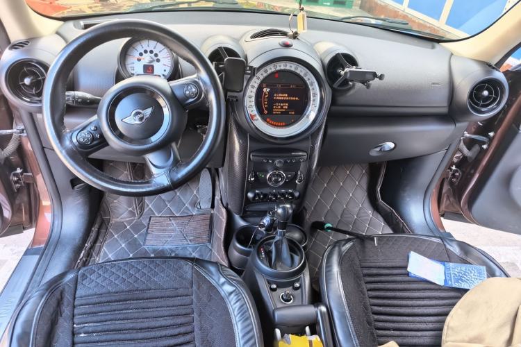 Used MINI Countryman 2013 1.6T COOPER ALL4 Fun Center Console