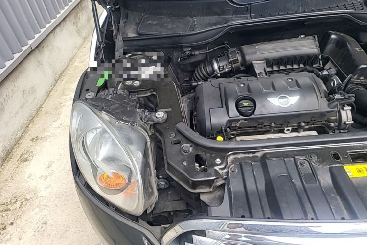 Used MINI Countryman 2013 1.6T COOPER ALL4 Excitement Engine Bay Right
