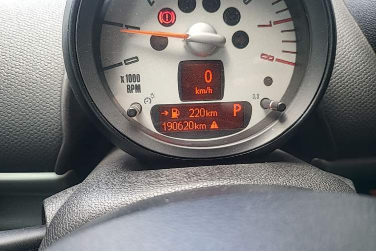 Used MINI Countryman 2013 1.6T COOPER ALL4 Excitement Odometer Close Up