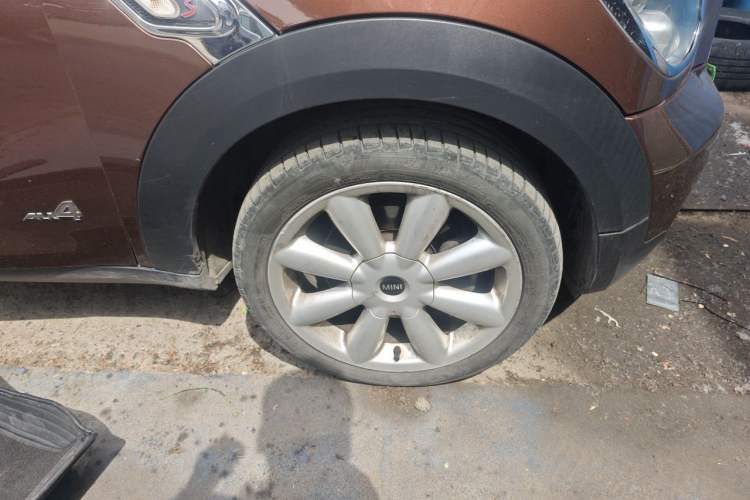 Used MINI Countryman 2013 1.6T COOPER S ALL4 Ski Edition Right Front Wheel Hub