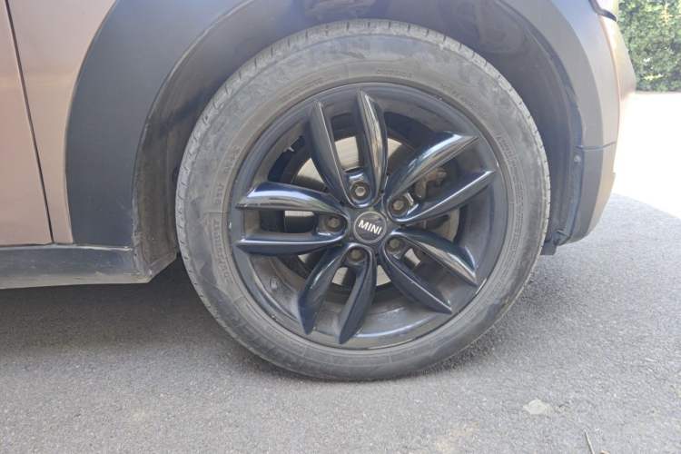 Used MINI Countryman 2013 1.6T COOPER ALL4 Fun Right Front Wheel Hub