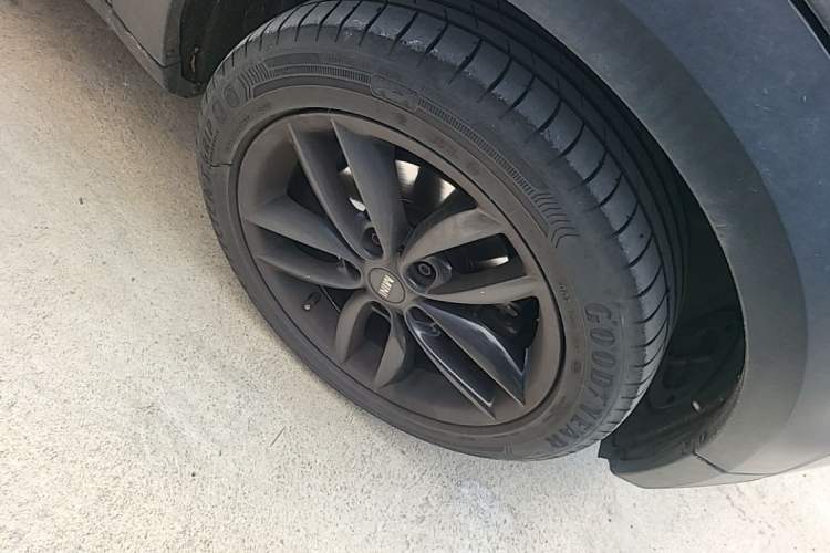 Used MINI Countryman 2013 1.6T COOPER ALL4 Excitement Right Front Wheel Hub