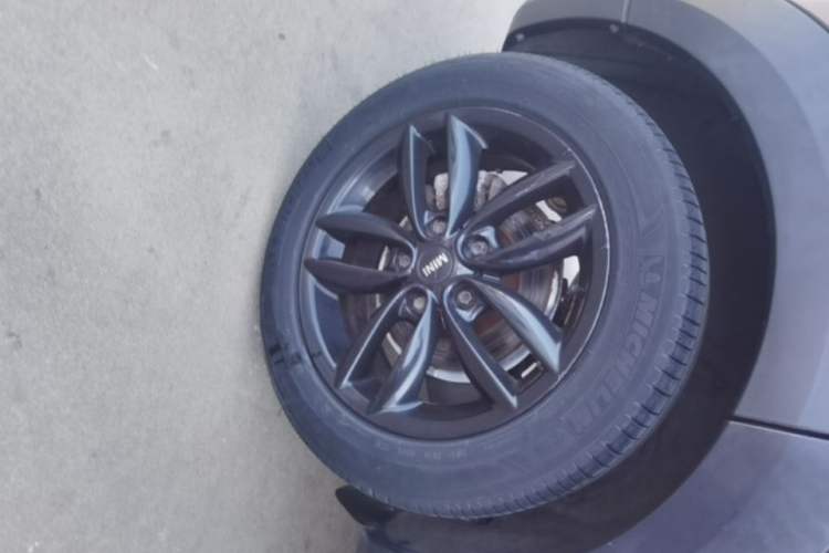Used MINI Countryman 2013 1.6T COOPER ALL4 Fun Right Rear Wheel Hub