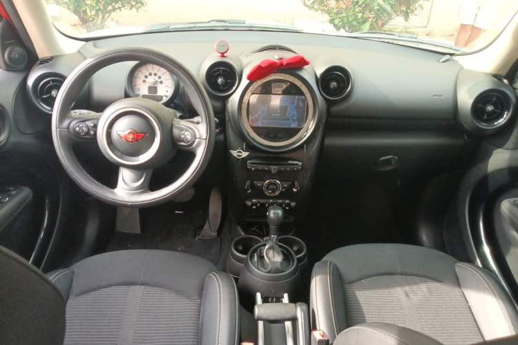 Used MINI Countryman 2013 1.6T COOPER ALL4 Fun Center Console