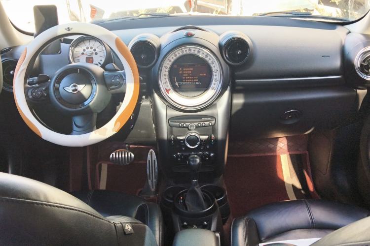 Used MINI Countryman 2013 1.6T COOPER S ALL4 Ski Edition Center Console