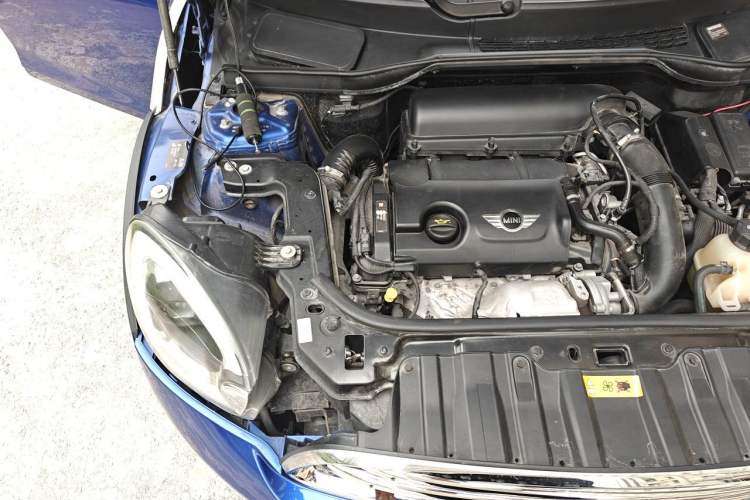 Used MINI Countryman 2013 1.6T COOPER ALL4 Excitement Engine Bay Right