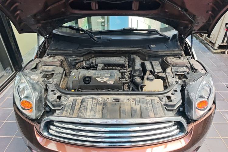 Used MINI Countryman 2013 1.6T COOPER ALL4 Fun Engine Bay