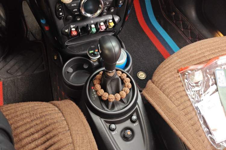 Used MINI Countryman 2013 1.6T COOPER ALL4 Excitement Gear Lever