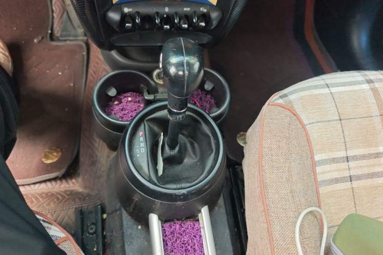 Used MINI Countryman 2013 1.6T COOPER ALL4 Fun Gear Lever