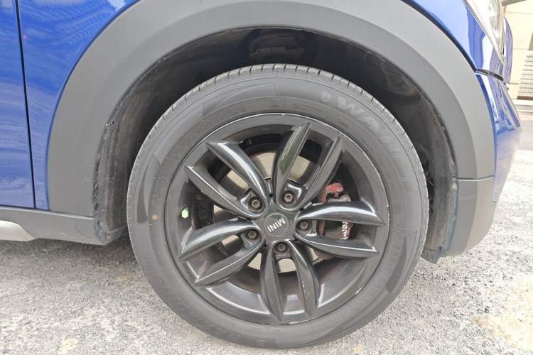 Used MINI Countryman 2013 1.6T COOPER ALL4 Excitement Right Front Wheel Hub