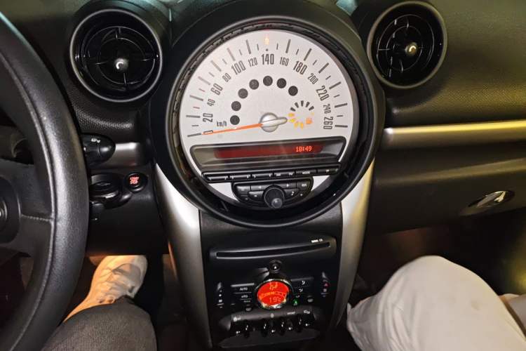 Used MINI Countryman 2013 1.6T COOPER ALL4 Fun Audio And AC Panel