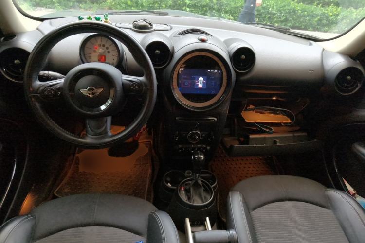 Used MINI Countryman 2013 1.6T COOPER ALL4 Fun Center Console