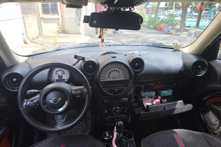 Used MINI Countryman 2013 1.6T COOPER ALL4 Fun Center Console