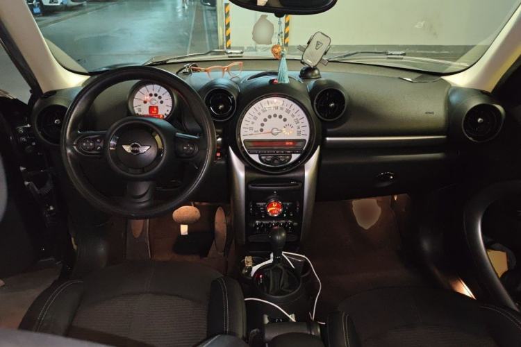 Used MINI Countryman 2013 1.6T COOPER ALL4 Fun Center Console