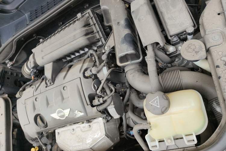 Used MINI Countryman 2013 1.6T COOPER ALL4 Fun Engine Bay Left