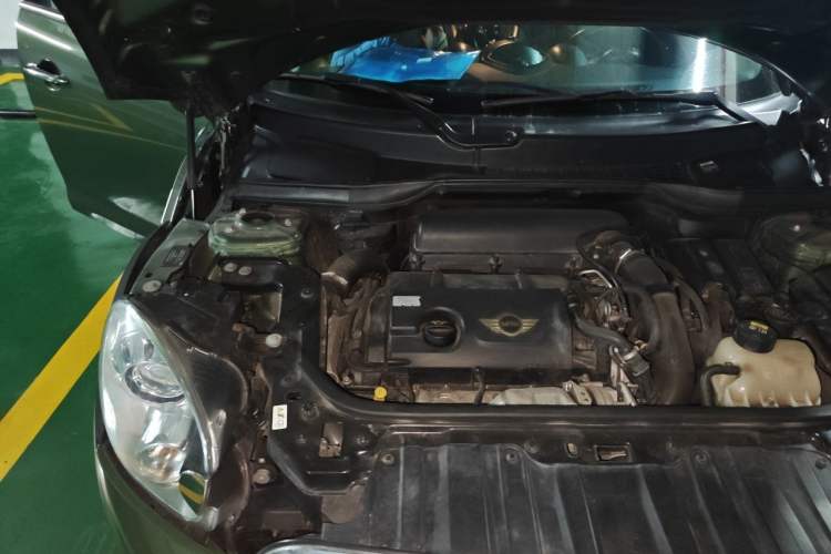Used MINI Countryman 2013 1.6T COOPER ALL4 Excitement Engine Bay Right