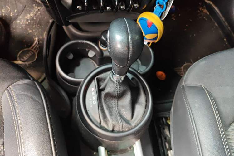 Used MINI Countryman 2013 1.6T COOPER ALL4 Fun Gear Lever