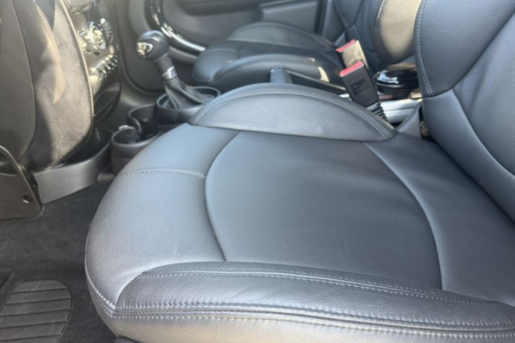 Used MINI Countryman 2013 1.6T COOPER ALL4 Fun Interior 4