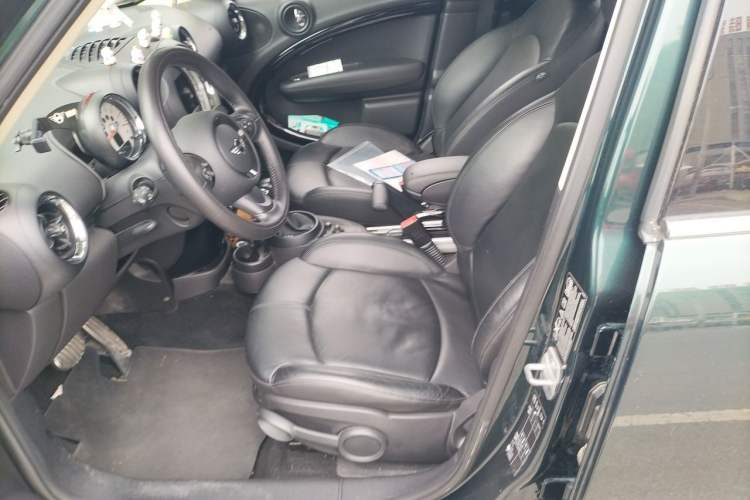 Used MINI Countryman 2013 1.6T COOPER S ALL4 Ski Edition Left Front Seat