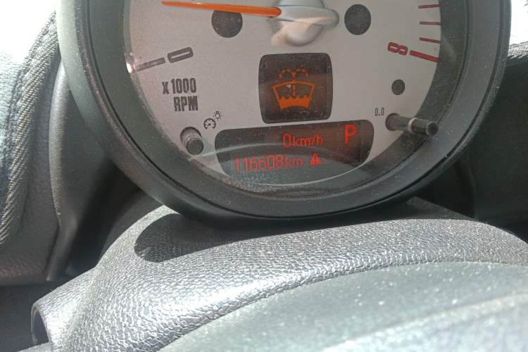 Used MINI Countryman 2013 1.6T COOPER ALL4 Fun Odometer Close Up